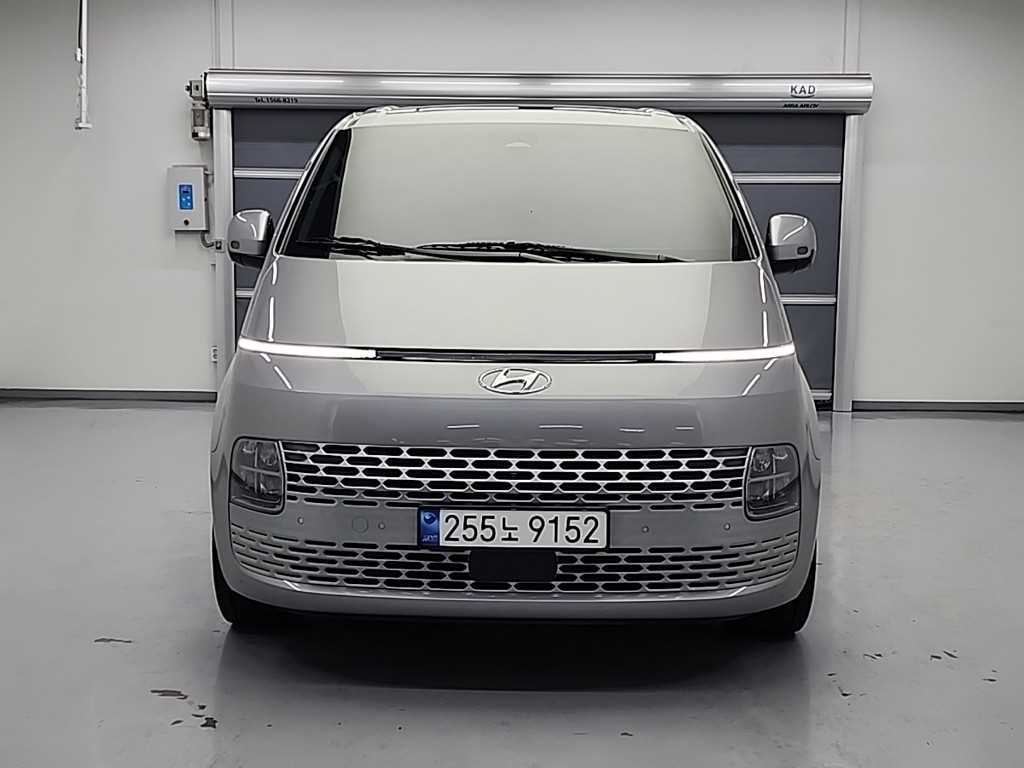 HYUNDAI Staria - Vista 2