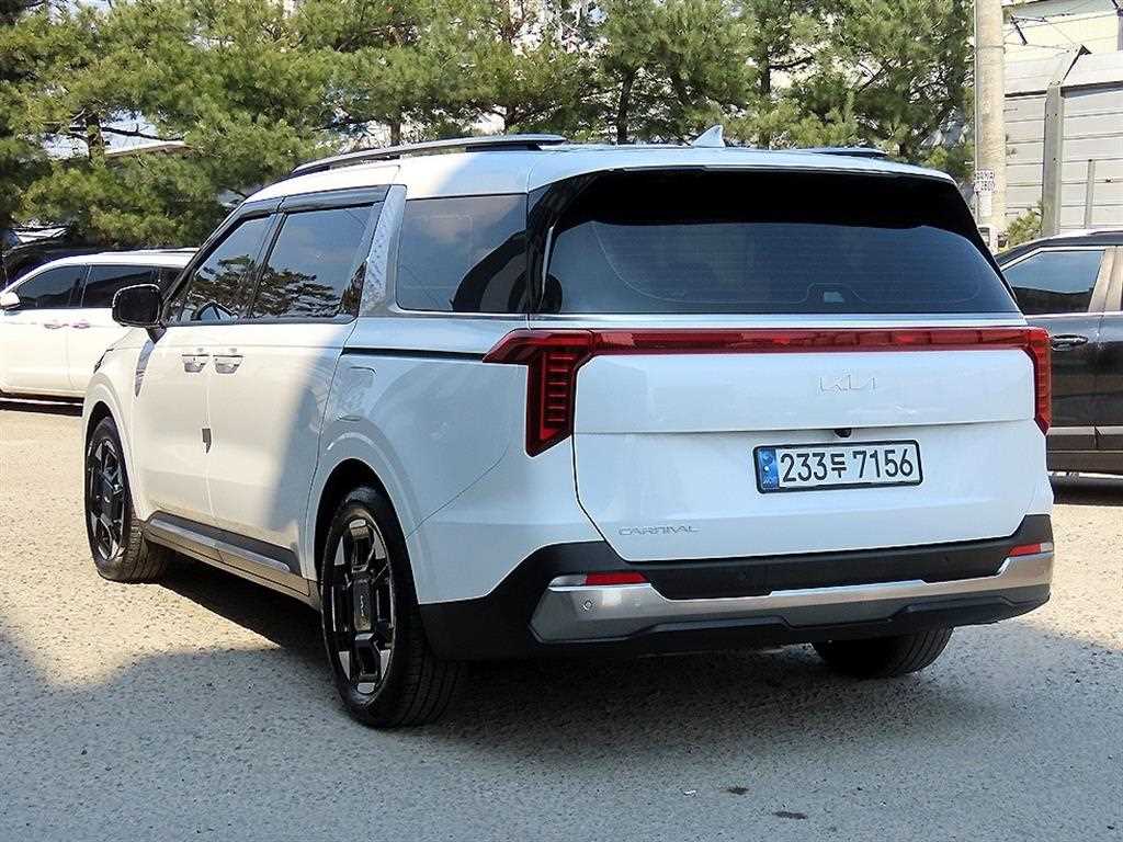 KIA Carnival - Vista 3
