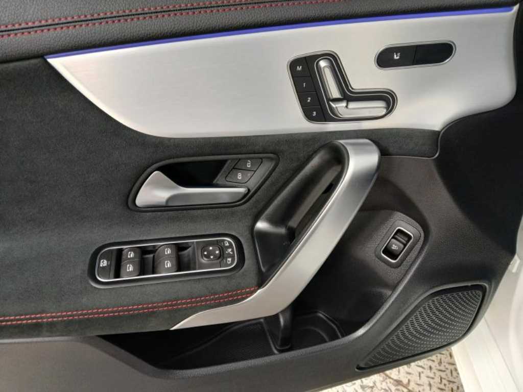 Mercedes Benz CLA Class - Vista 10