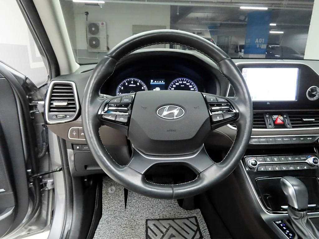 HYUNDAI Grandeur - Vista 7