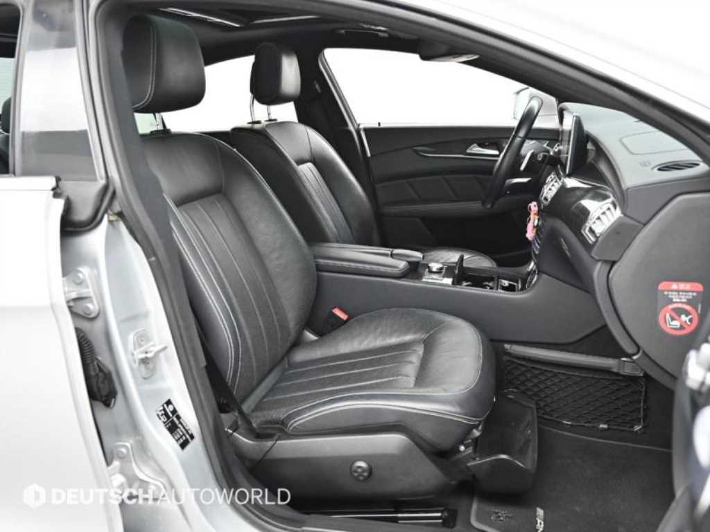 Mercedes Benz CLS Class - Vista 10