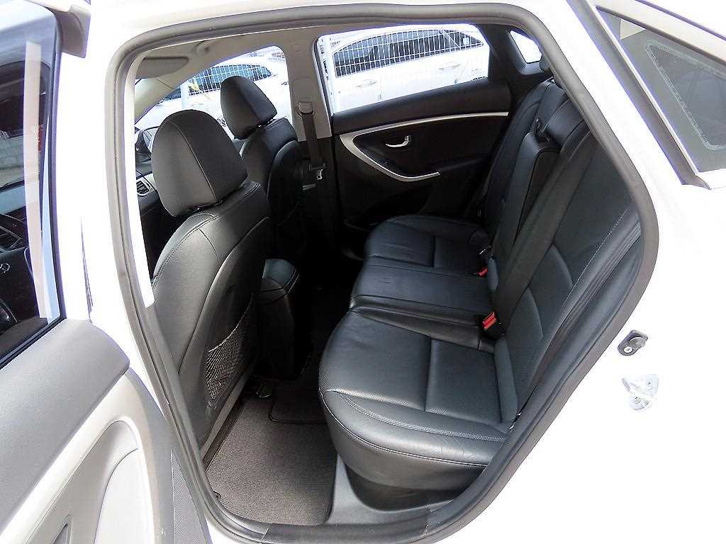HYUNDAI i30 - Vista 6