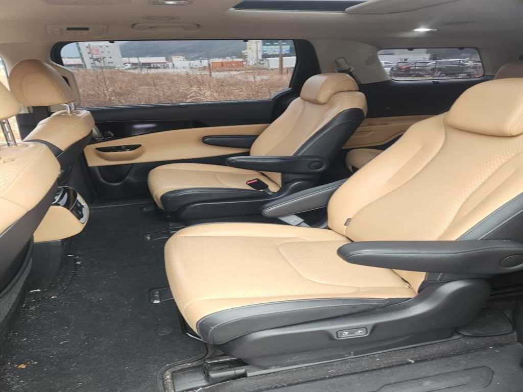 KIA Carnival - Vista 8