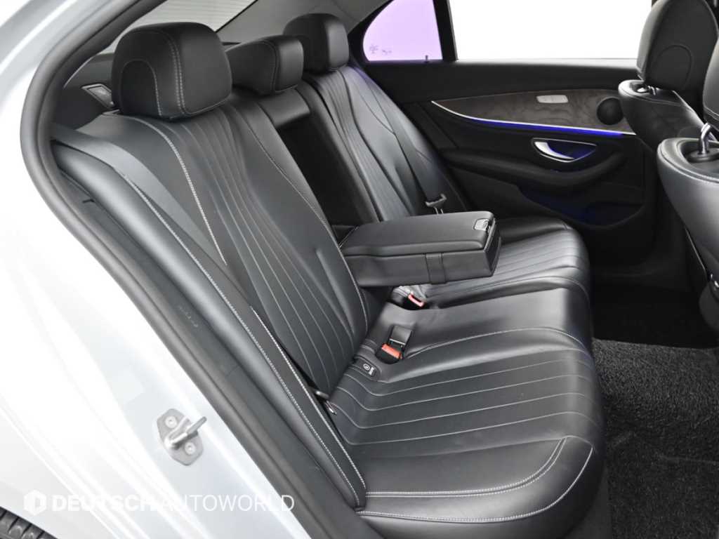 Mercedes Benz E class - Vista 12