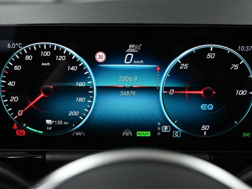 Mercedes Benz EQA - Vista 8