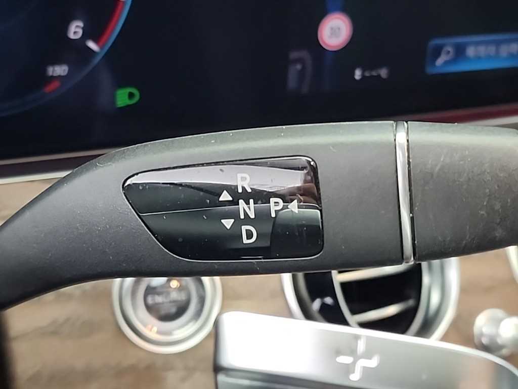 Mercedes Benz E class - Vista 8