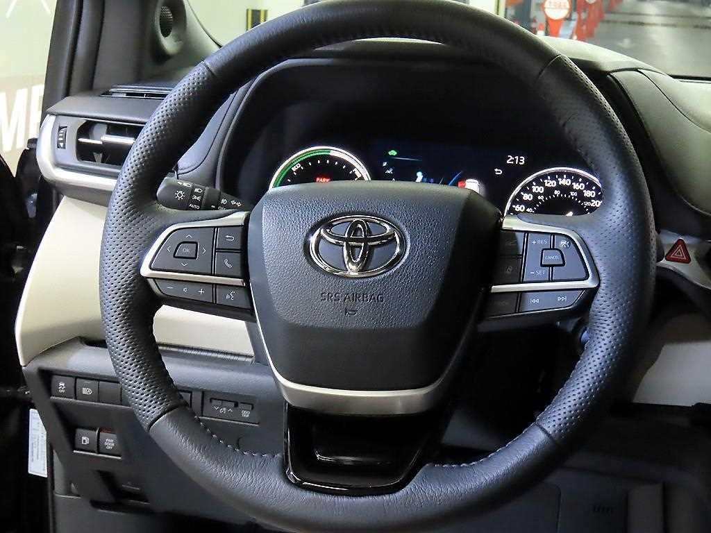 Toyota Siena - Vista 8