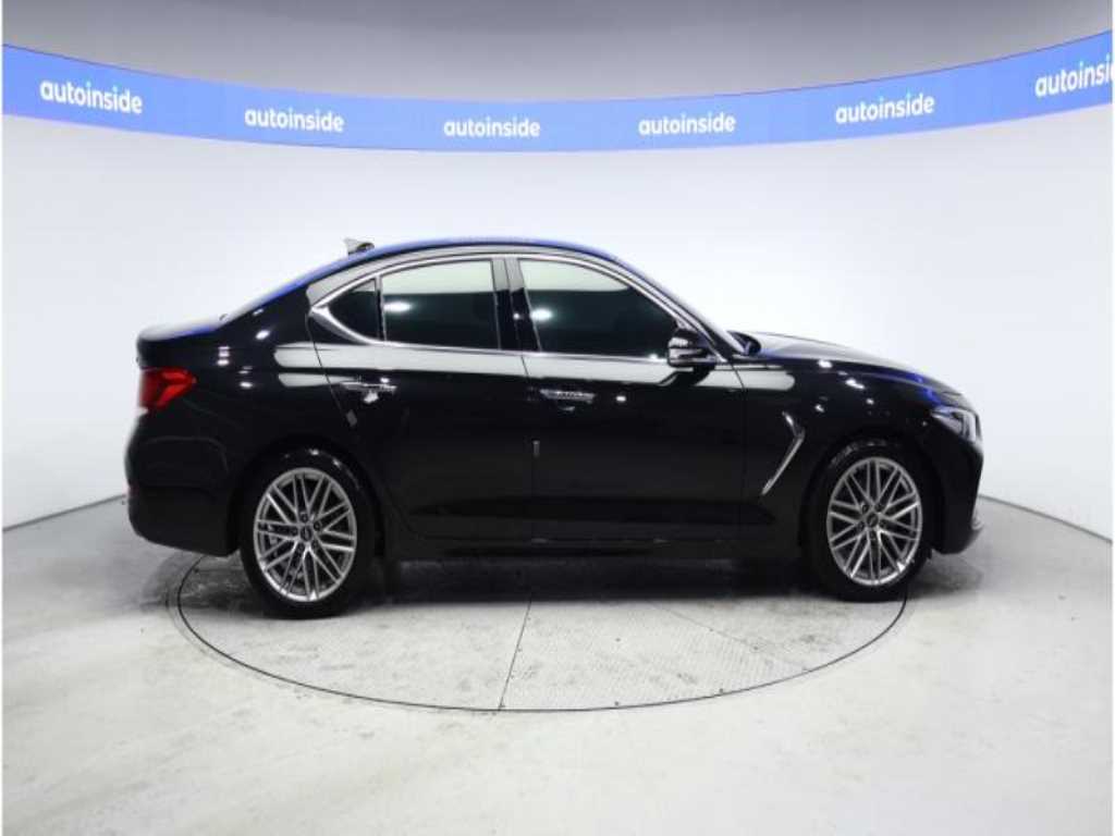 Genesis G70 - Vista 4