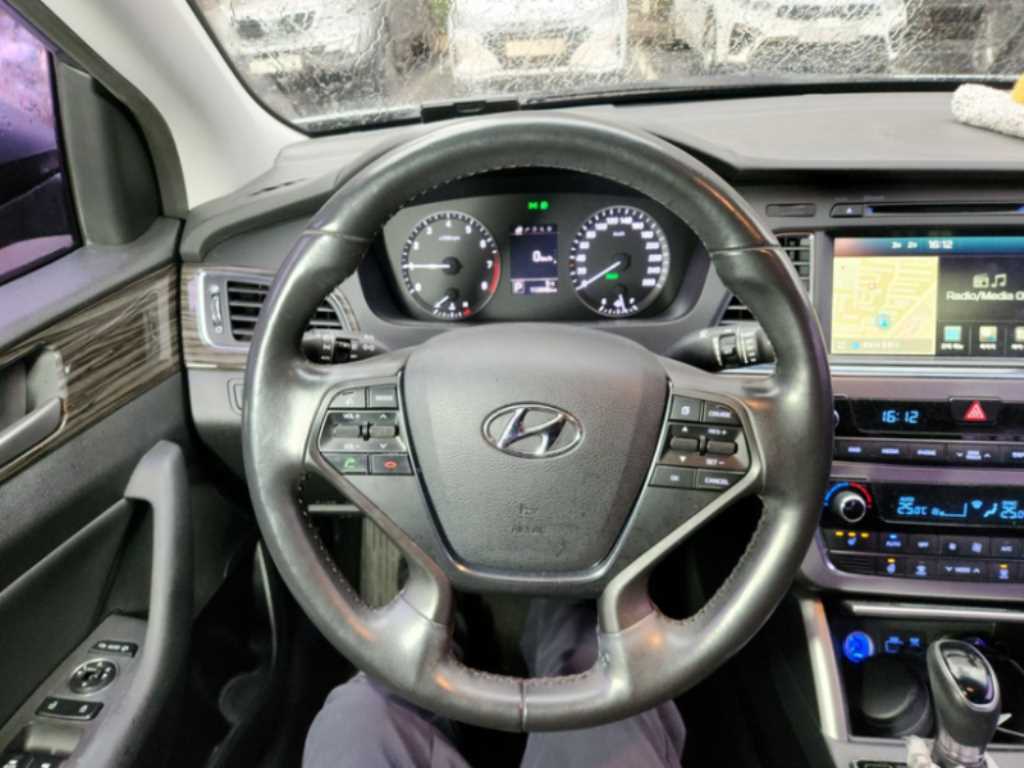 HYUNDAI Sonata - Vista 7