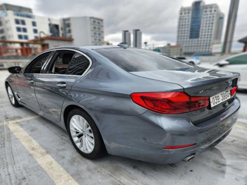 BMW 5 Series - Vista 5
