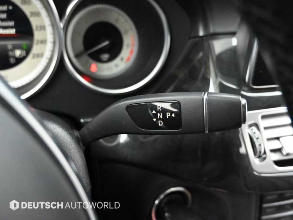 Mercedes Benz CLS Class - Vista 9