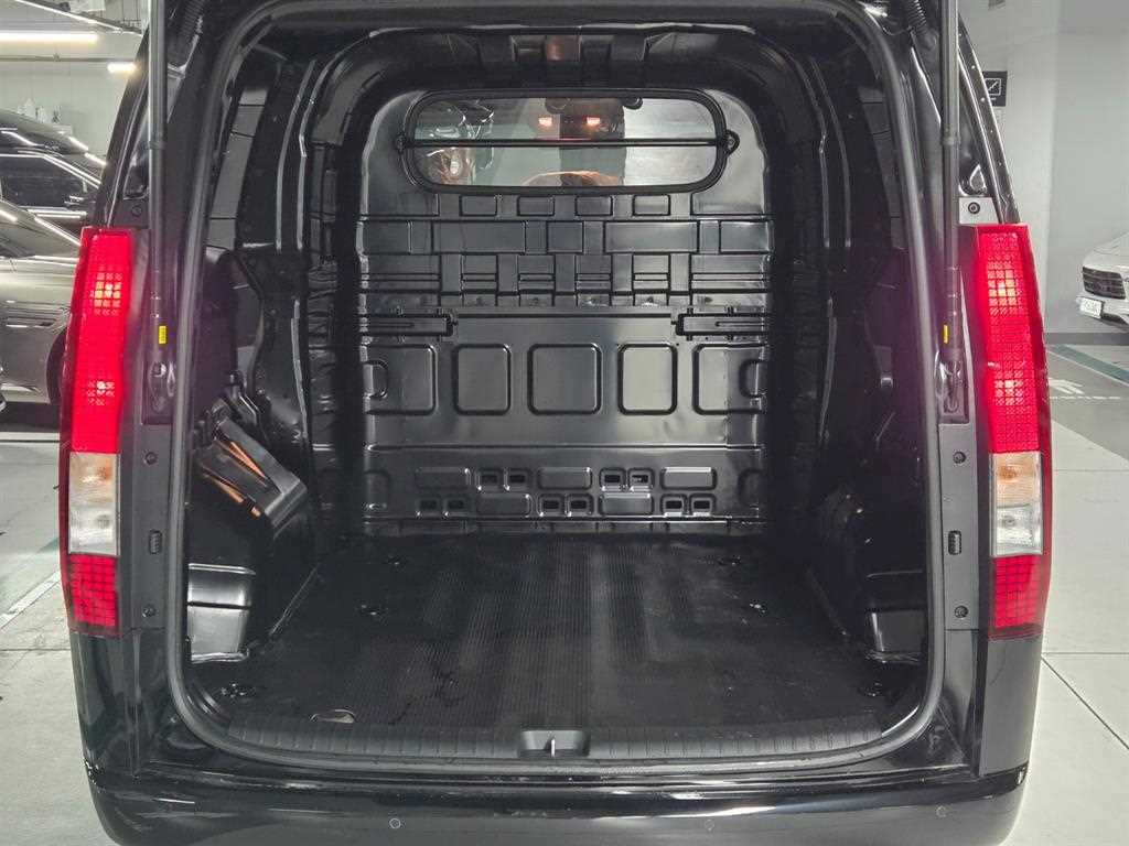 HYUNDAI Staria - Vista 6