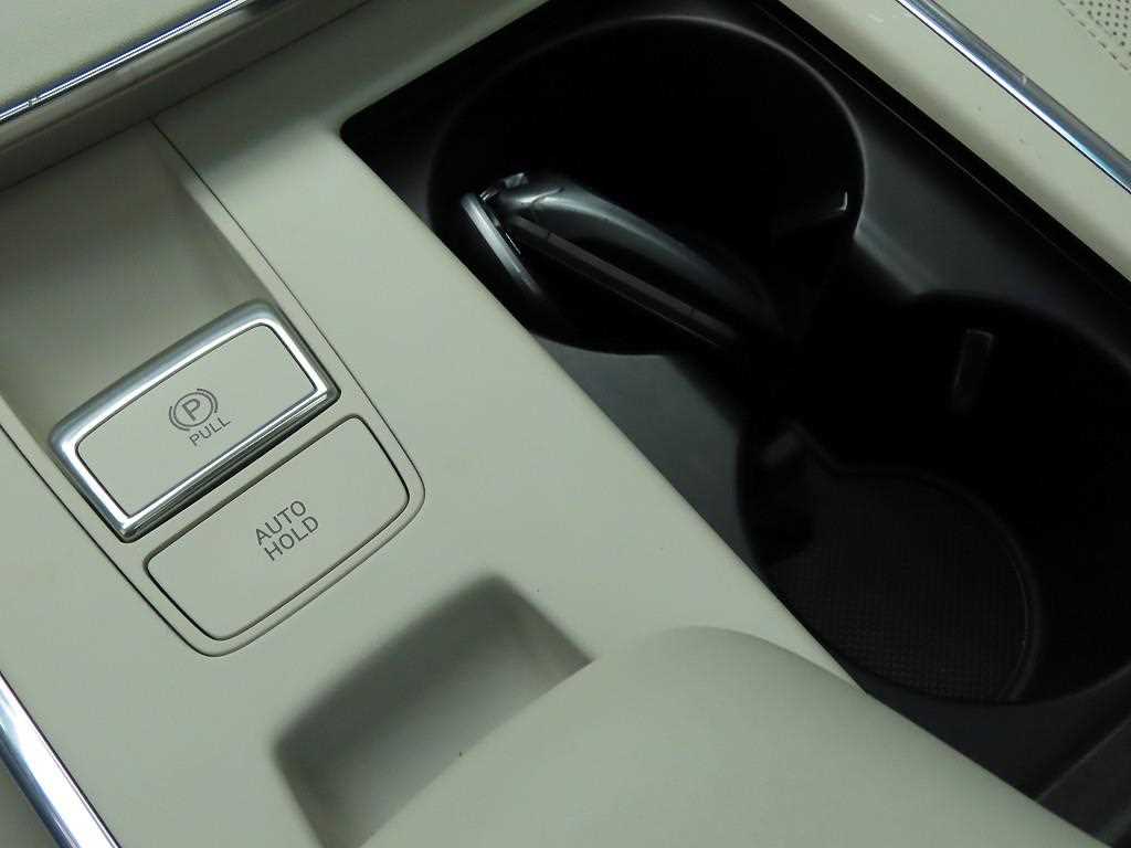 HYUNDAI Grandeur - Vista 11