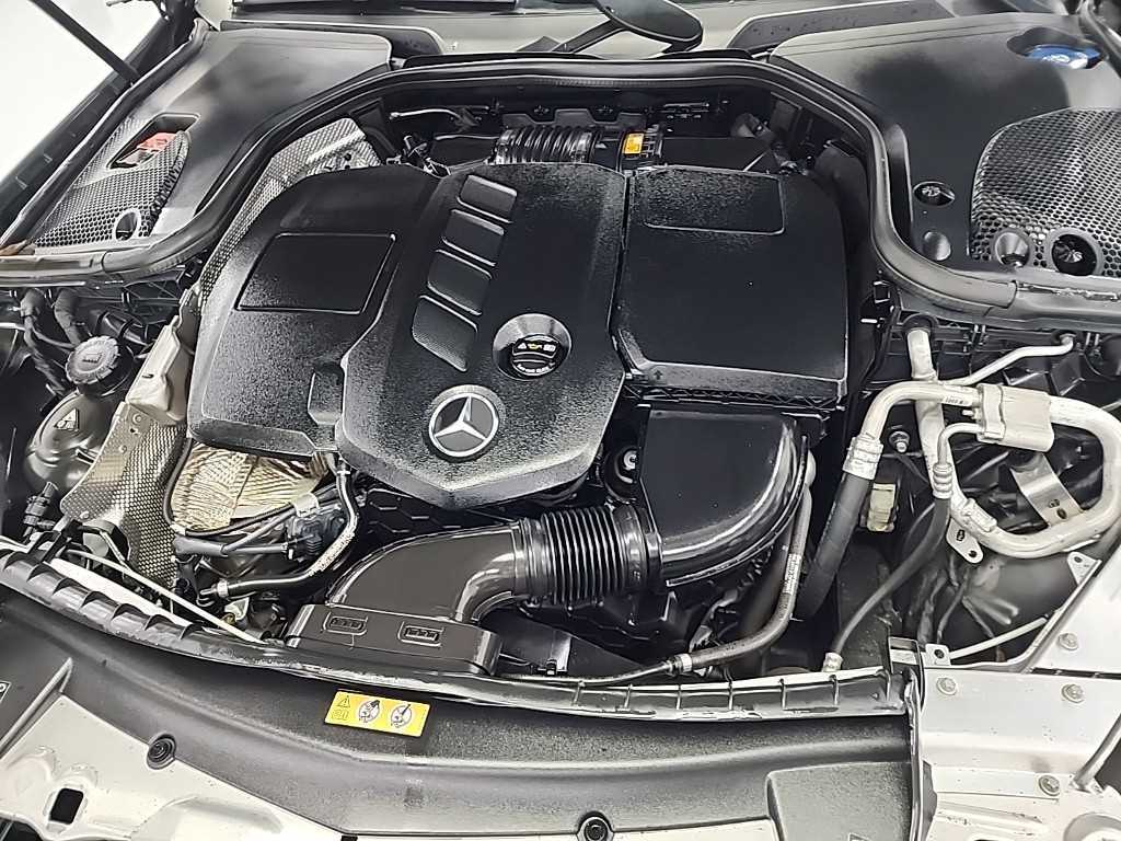 Mercedes Benz E class - Vista 5