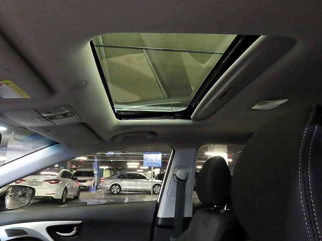 HYUNDAI Avante 2012 Blanco - Importación desde Corea - HF Imports Iquique - Foto 17