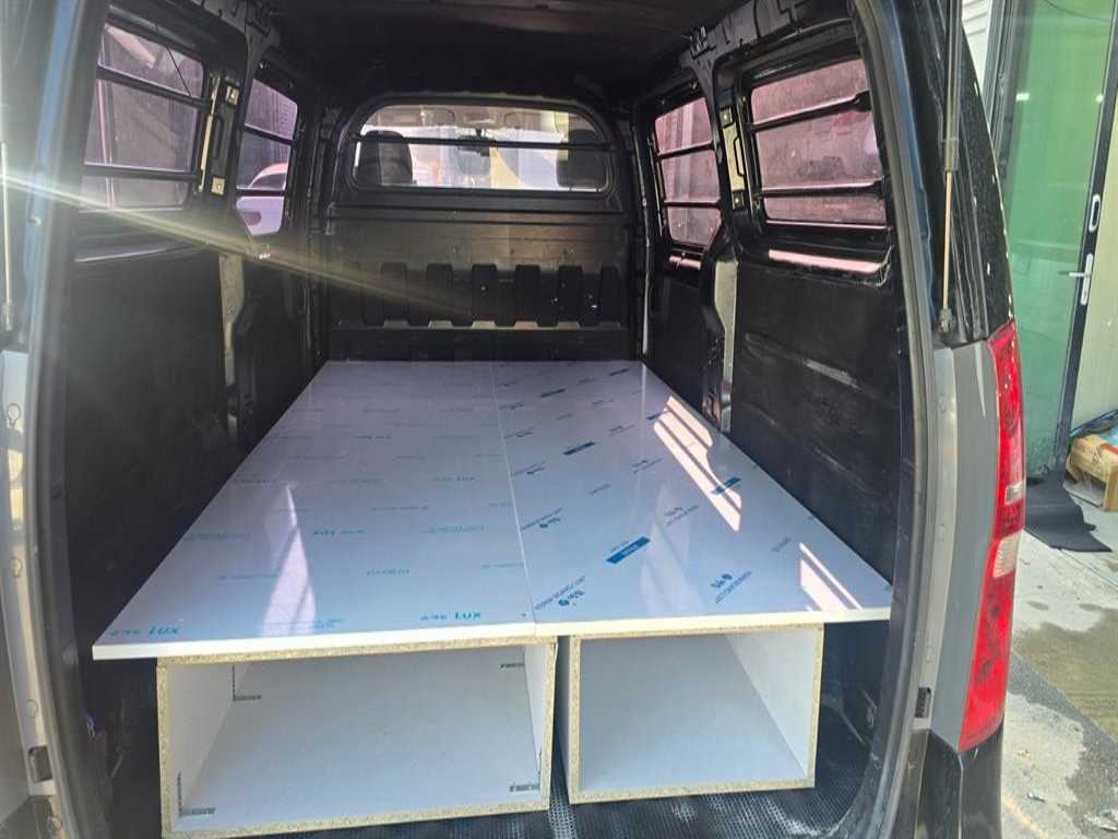 HYUNDAI Starex - Vista 6