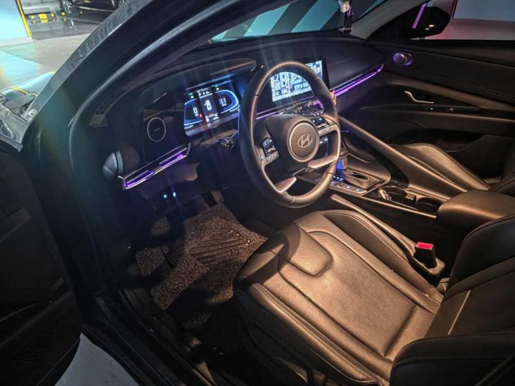 HYUNDAI Avante - Vista 11