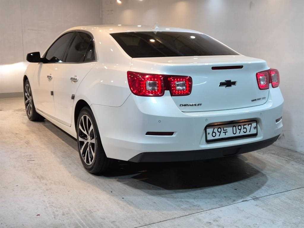 Chevrolet Malibu - Vista 4