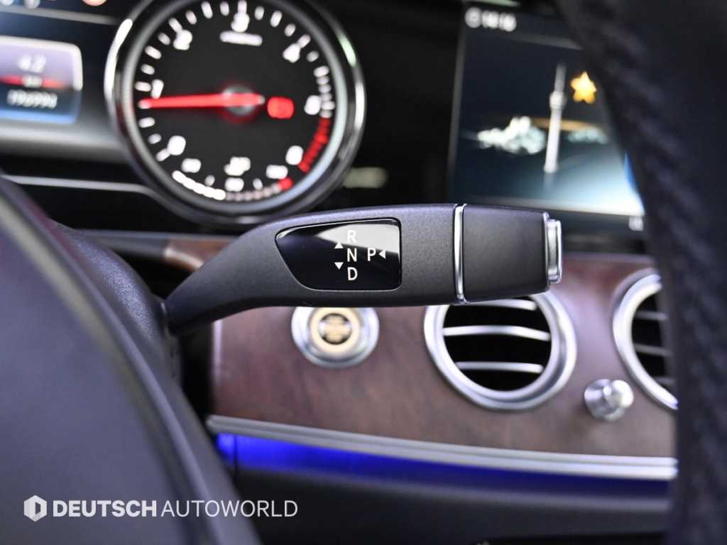 Mercedes Benz E class - Vista 9