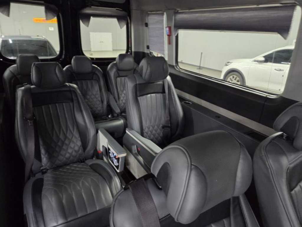 HYUNDAI Solati - Vista 12