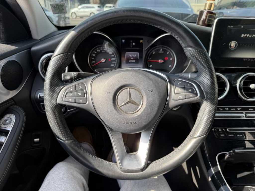 Mercedes Benz C Class - Vista 5