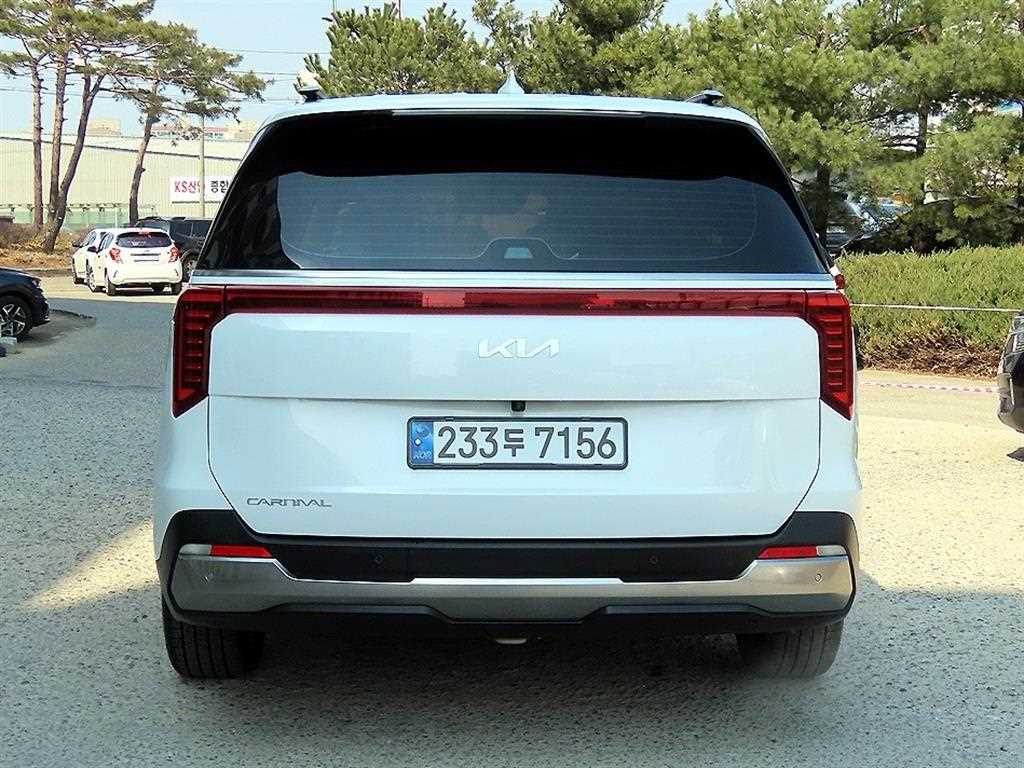 KIA Carnival - Vista 4
