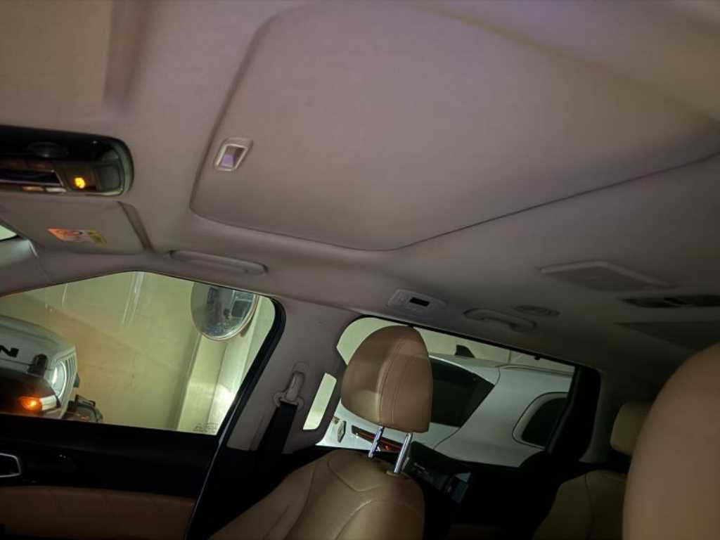 KIA Carnival - Vista 5