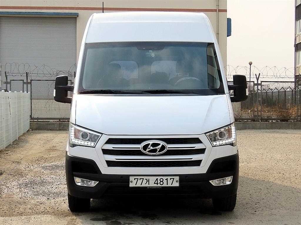 HYUNDAI Solati - Vista 2