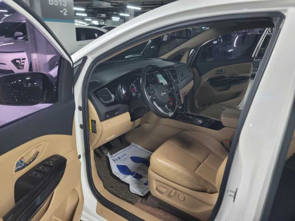 KIA Carnival 2016 Blanco - Importación desde Corea - HF Imports Iquique - Foto 13