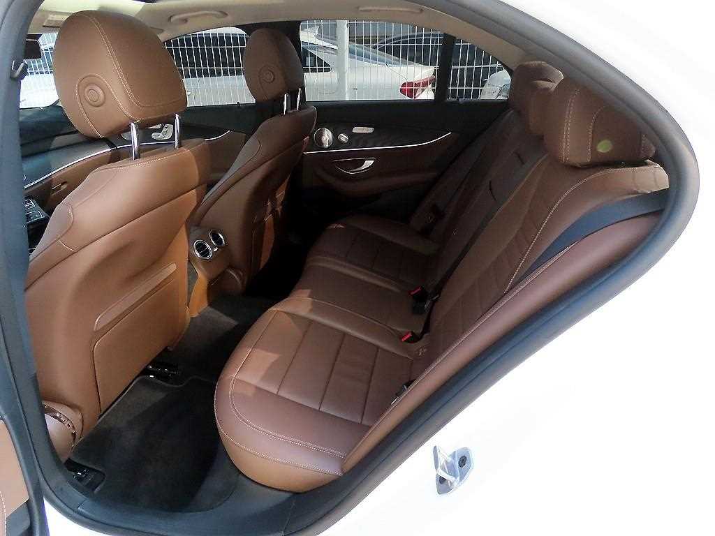 Mercedes Benz E class - Vista 6