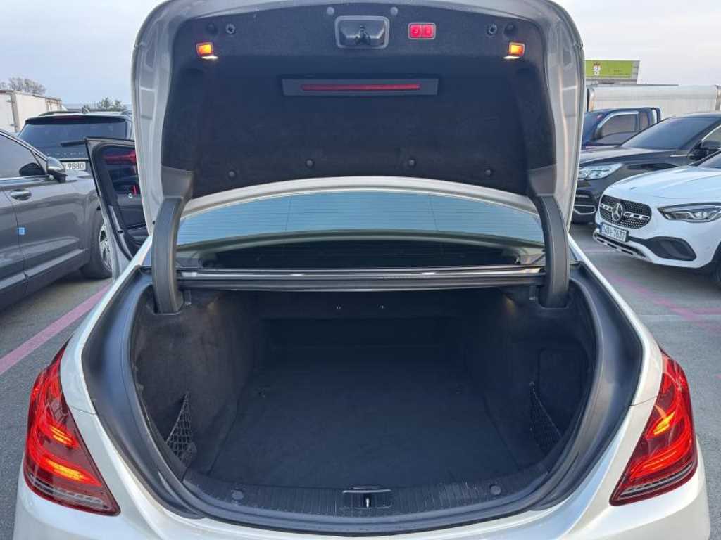 Mercedes Benz S Class - Vista 9