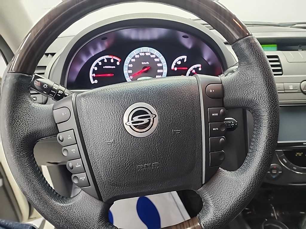 Ssangyong Rexton - Vista 9