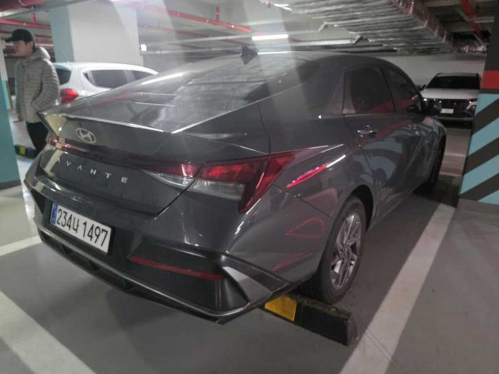 HYUNDAI Avante - Vista 5