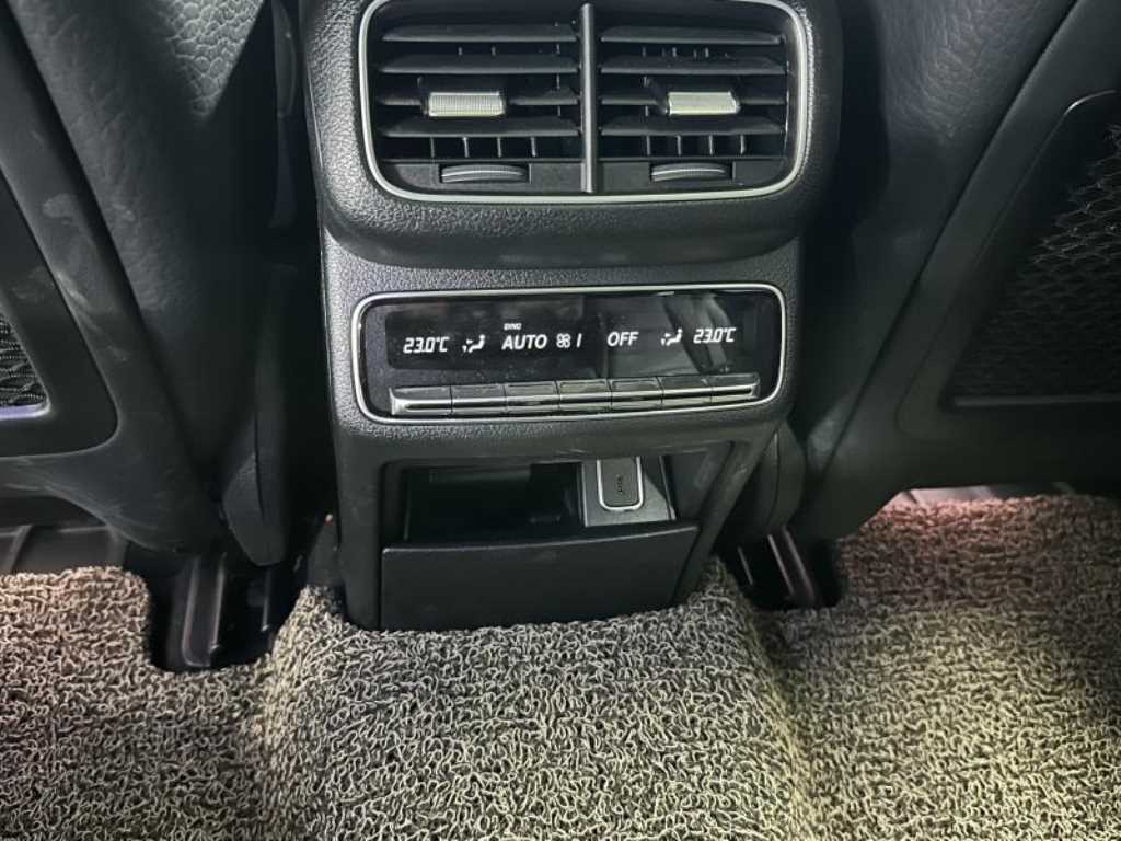 Mercedes Benz GLE Class - Vista 11