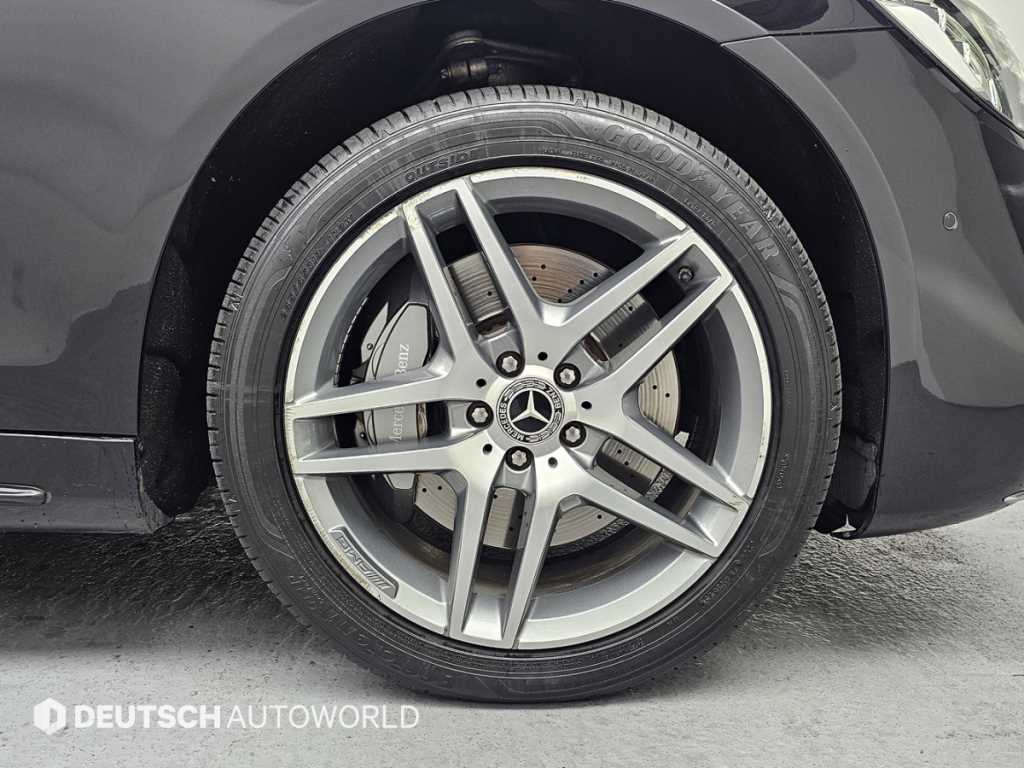 Mercedes Benz S Class - Vista 5