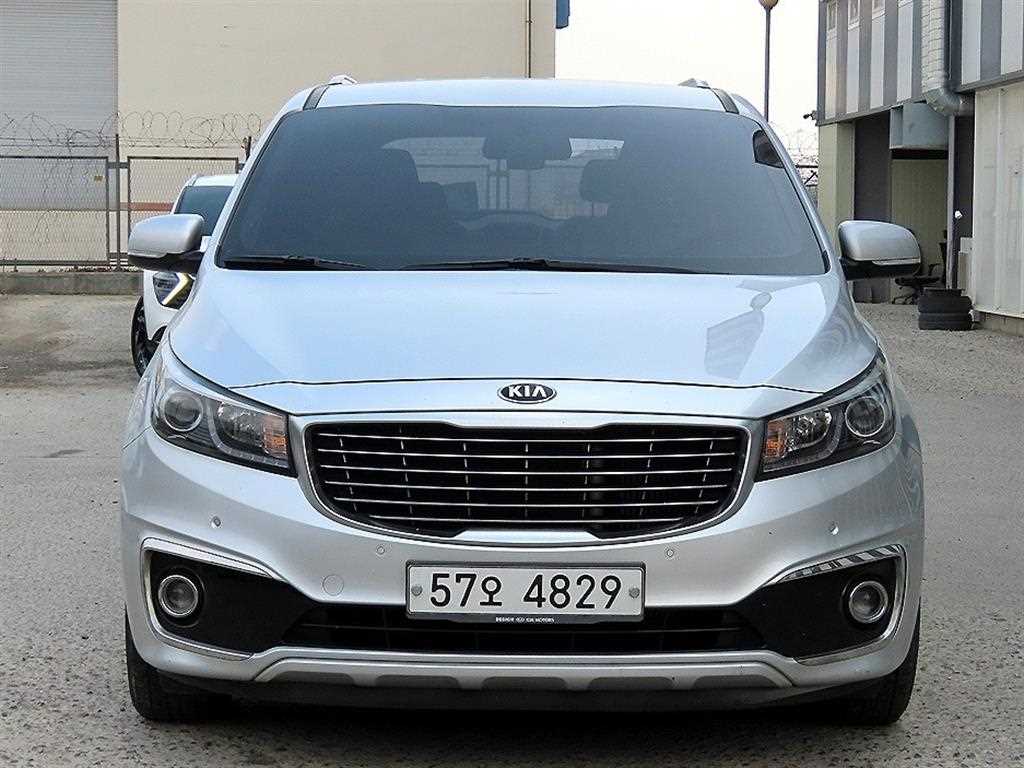 KIA Carnival 2016 Gris - Importación desde Corea - HF Imports Iquique - Foto 1