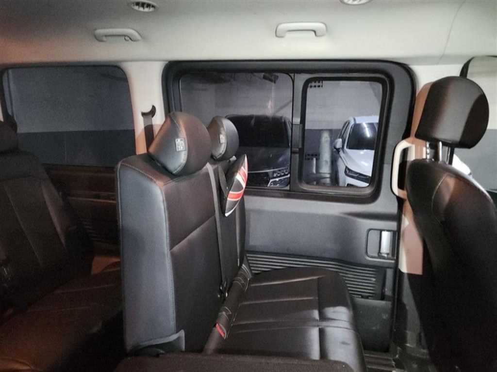 HYUNDAI Staria - Vista 11