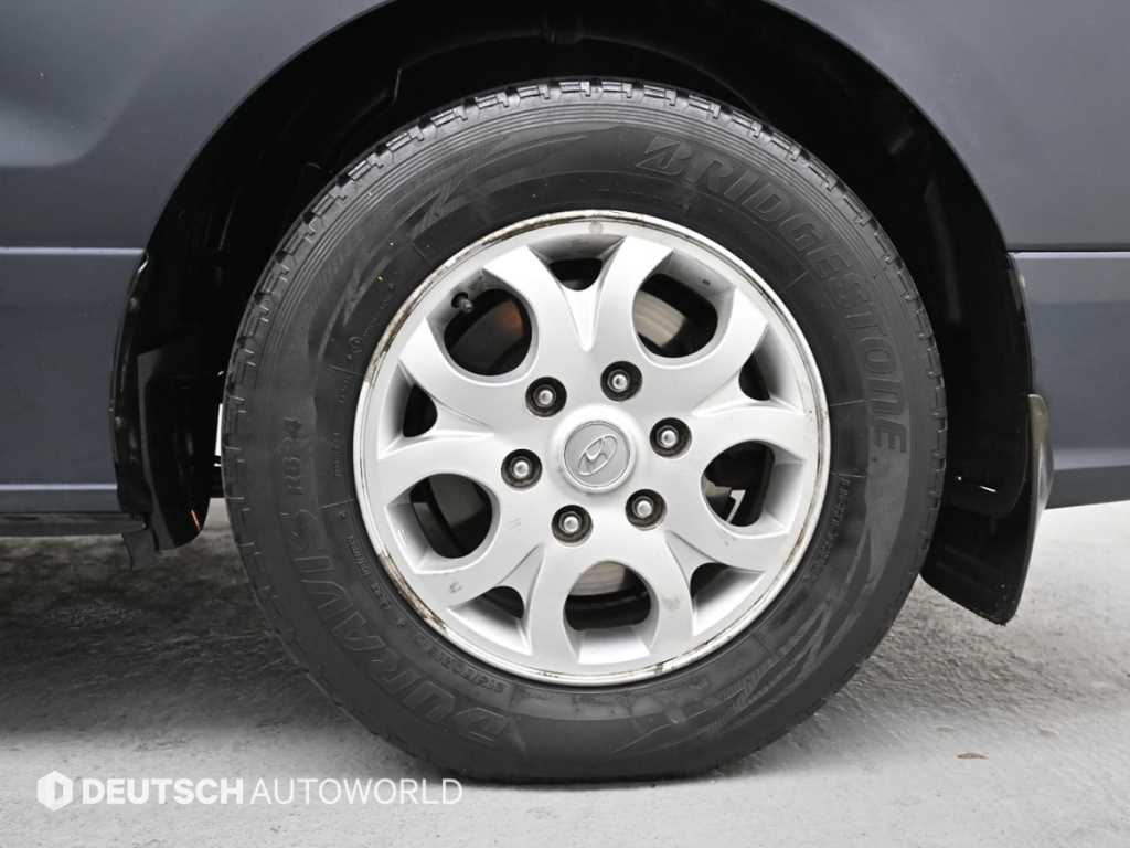 HYUNDAI Starex - Vista 5