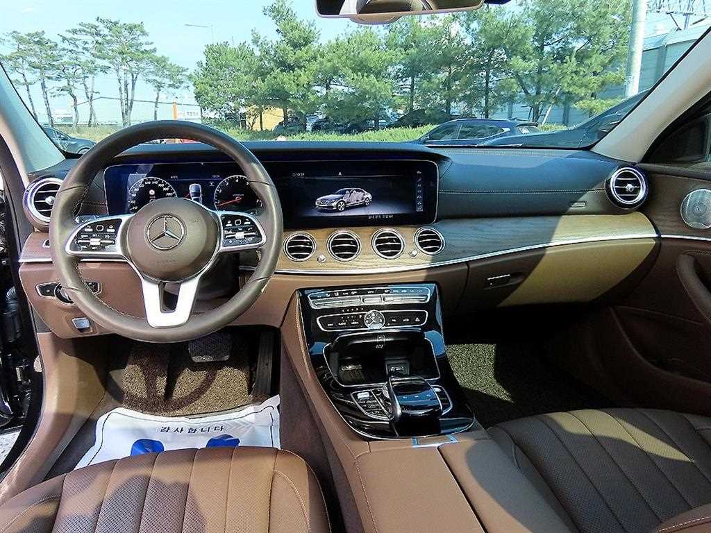 Mercedes Benz E class - Vista 7