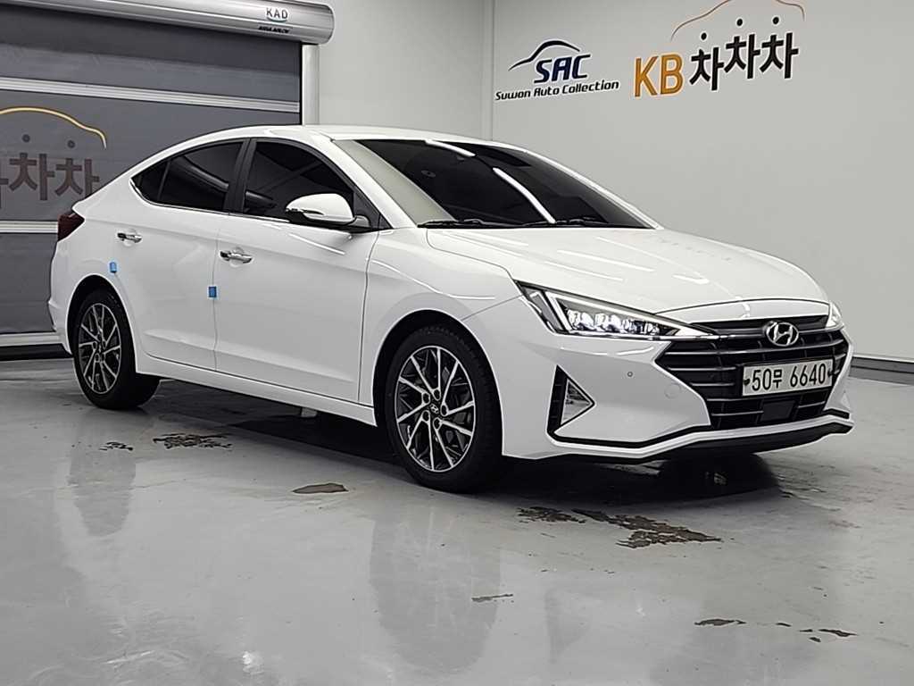 HYUNDAI Avante - Vista 4