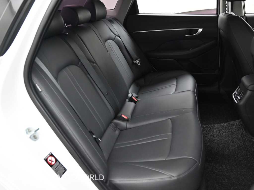 HYUNDAI Sonata - Vista 12