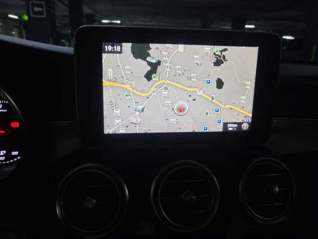 Mercedes Benz C Class - Vista 6