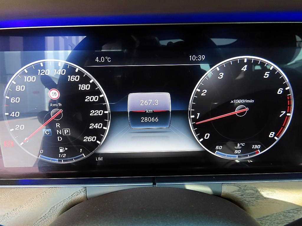 Mercedes Benz E class - Vista 9