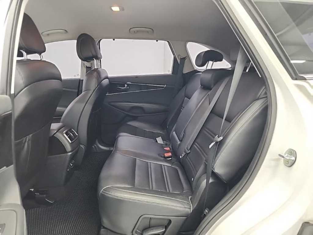 KIA Sorento - Vista 12