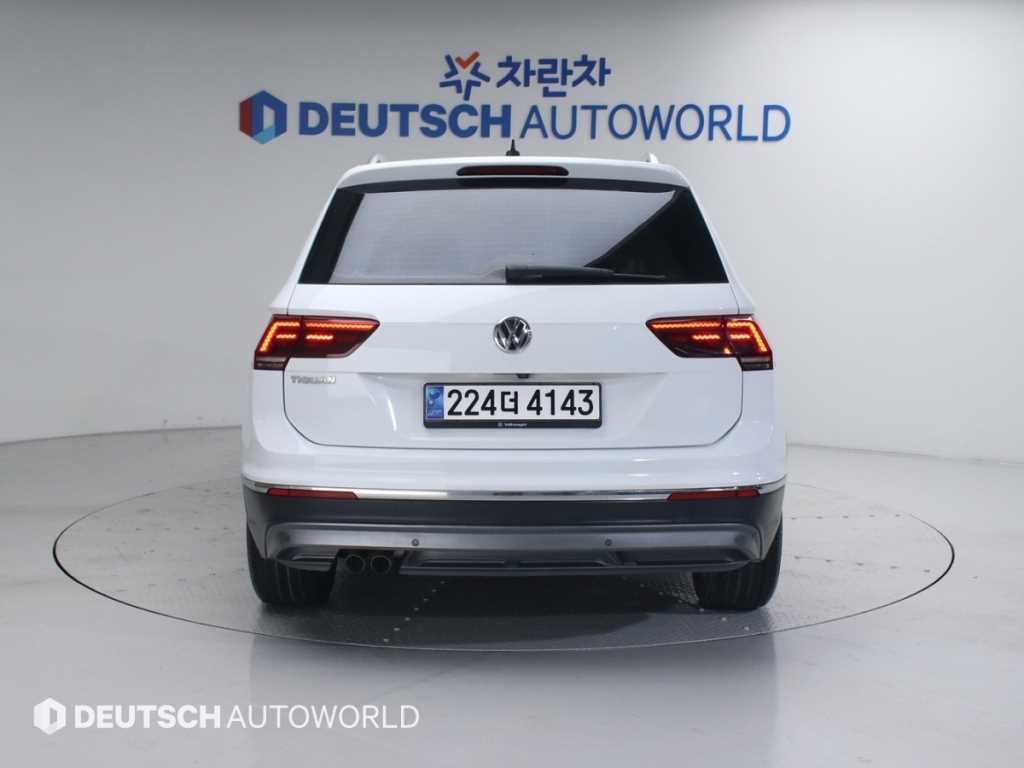 Volkswagen Tiguan - Vista 4