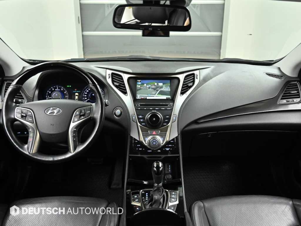 HYUNDAI Grandeur - Vista 7