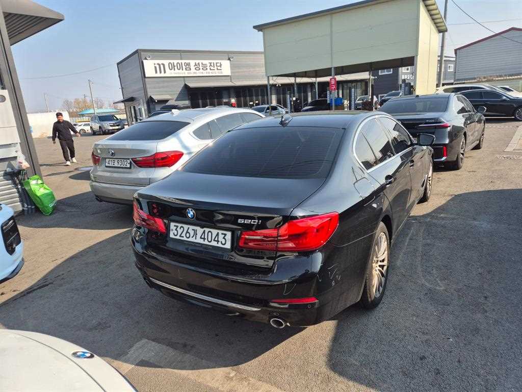 BMW 5 Series - Vista 3