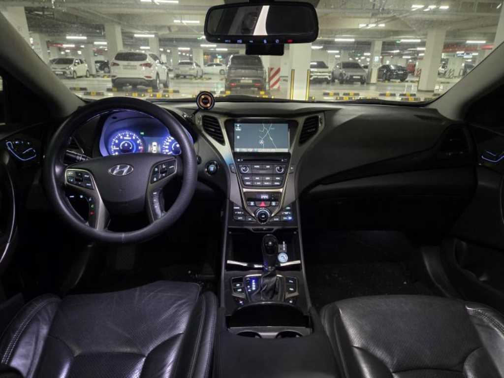 HYUNDAI Grandeur - Vista 2