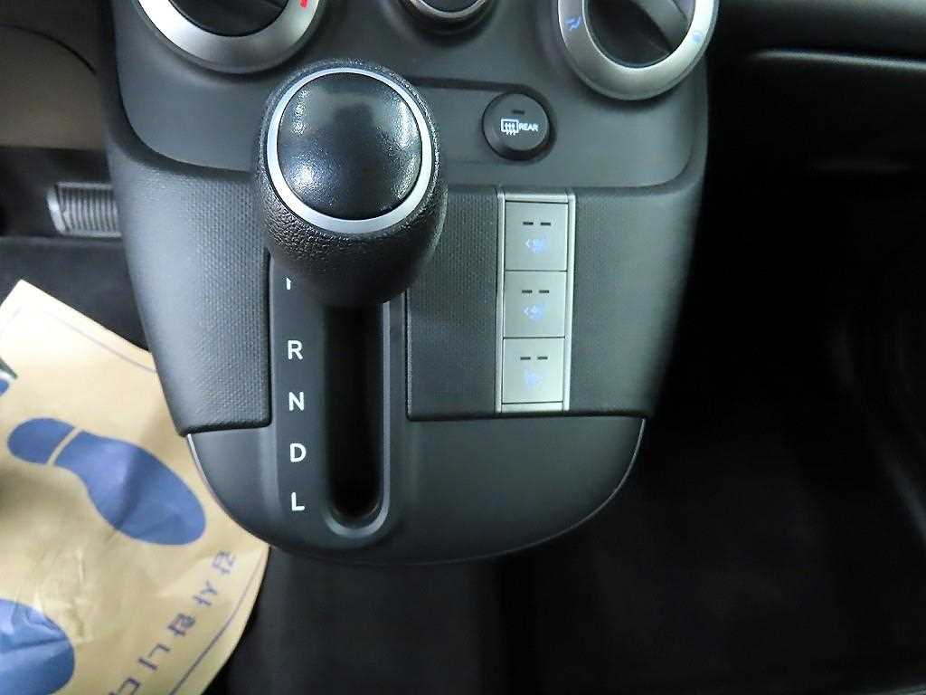 HYUNDAI Casper - Vista 10