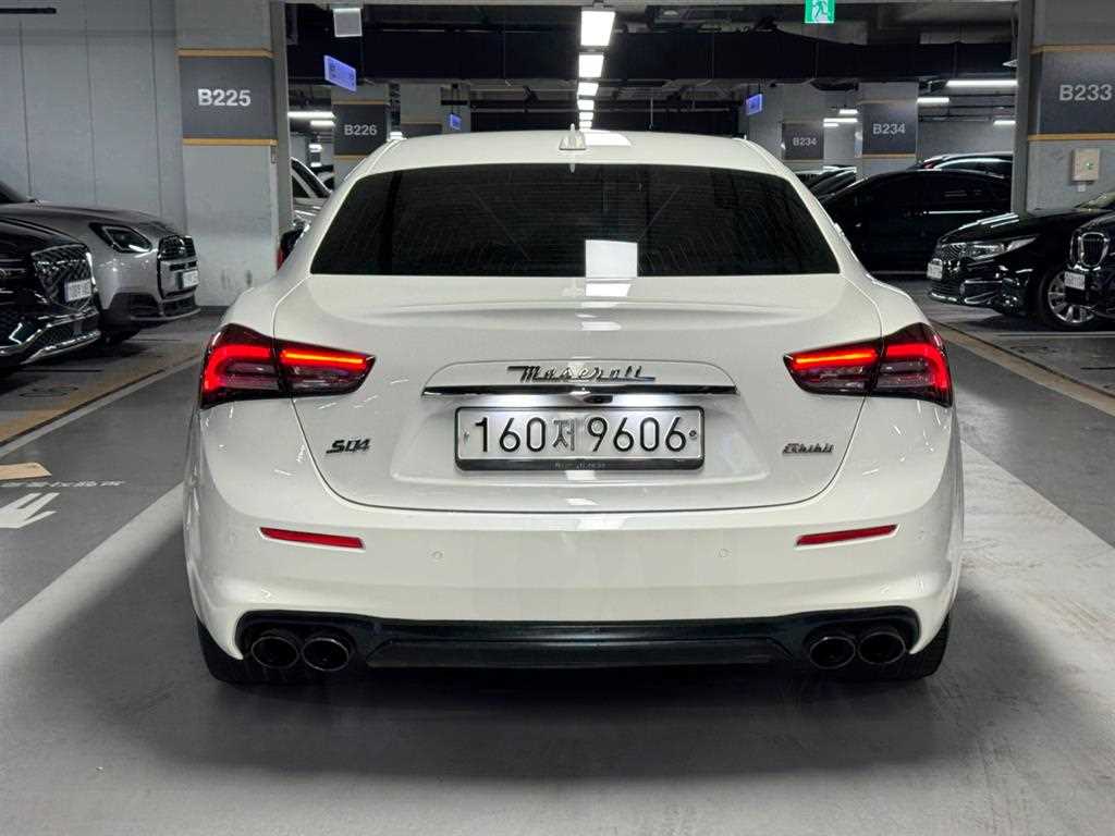 Maserati Ghibli - Vista 4